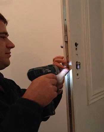 Fort Lauderdale Community Locksmith Fort Lauderdale, FL 954-281-3391 Fort Lauderdale Community Locksmith Fort Lauderdale, FL 954-281-3391 - emergency-locksmiths