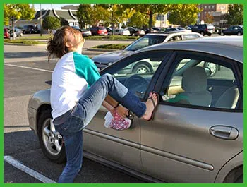 Fort Lauderdale Community Locksmith Fort Lauderdale, FL 954-281-3391 - locked-keys-in-car